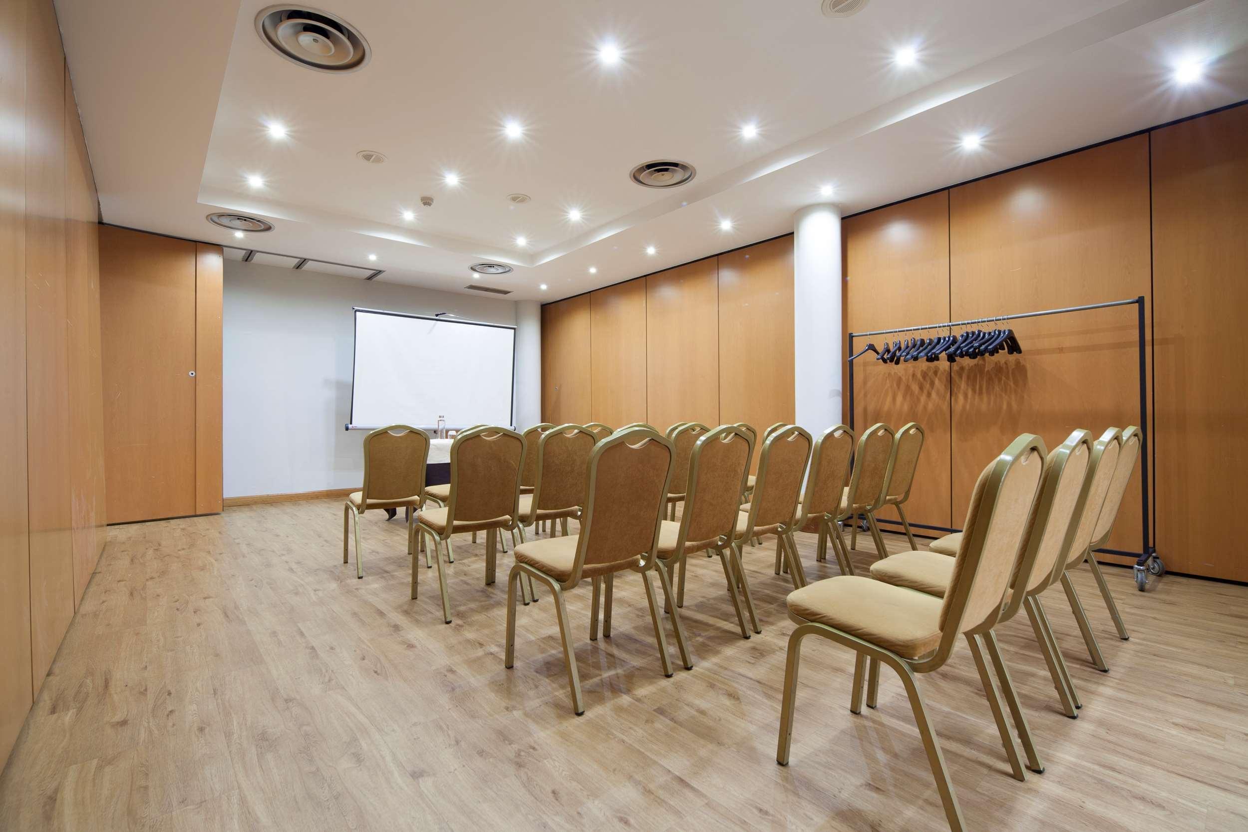 Silken Luis De Leon Hotel Екстериор снимка