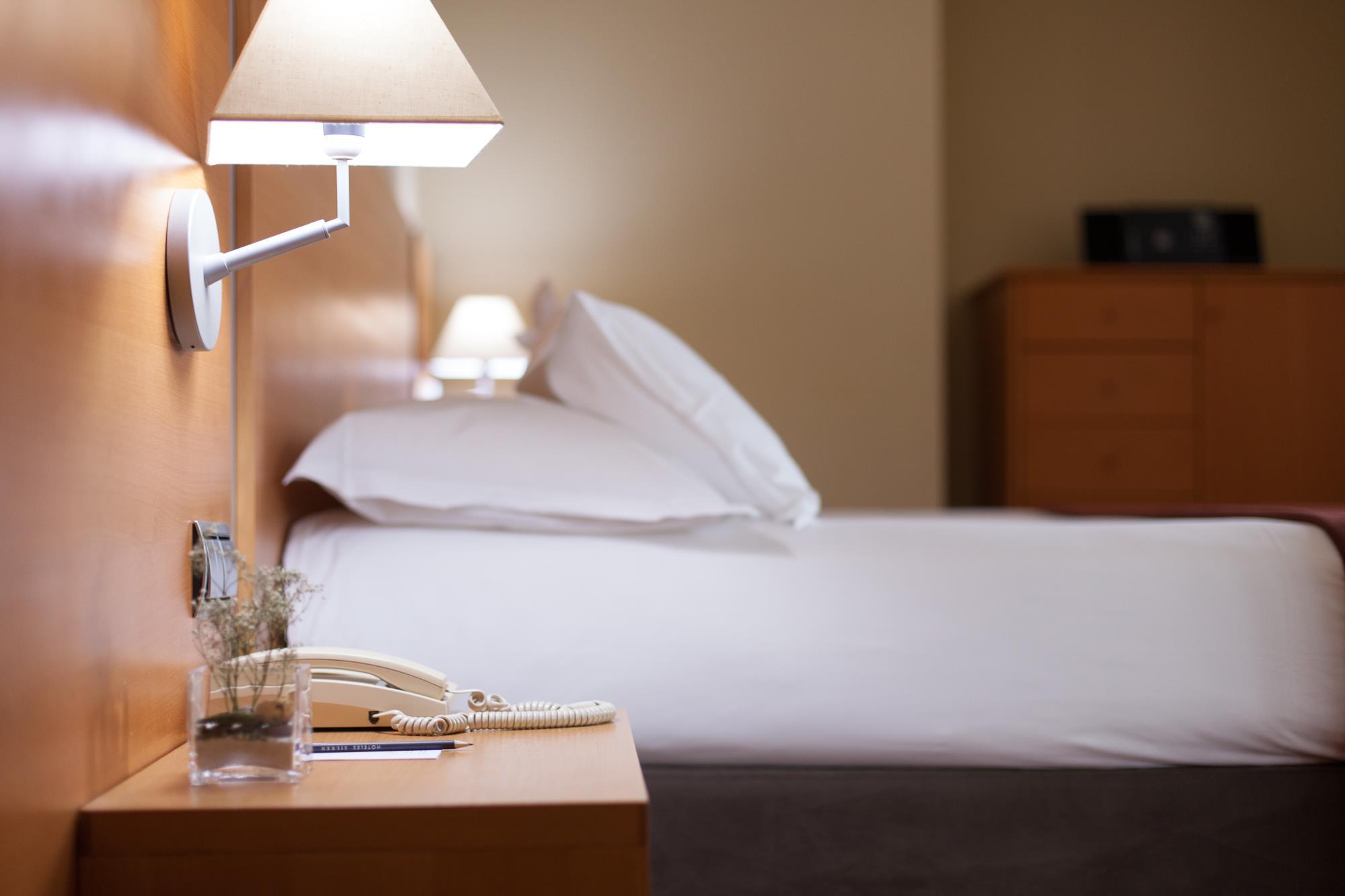 Silken Luis De Leon Hotel Екстериор снимка