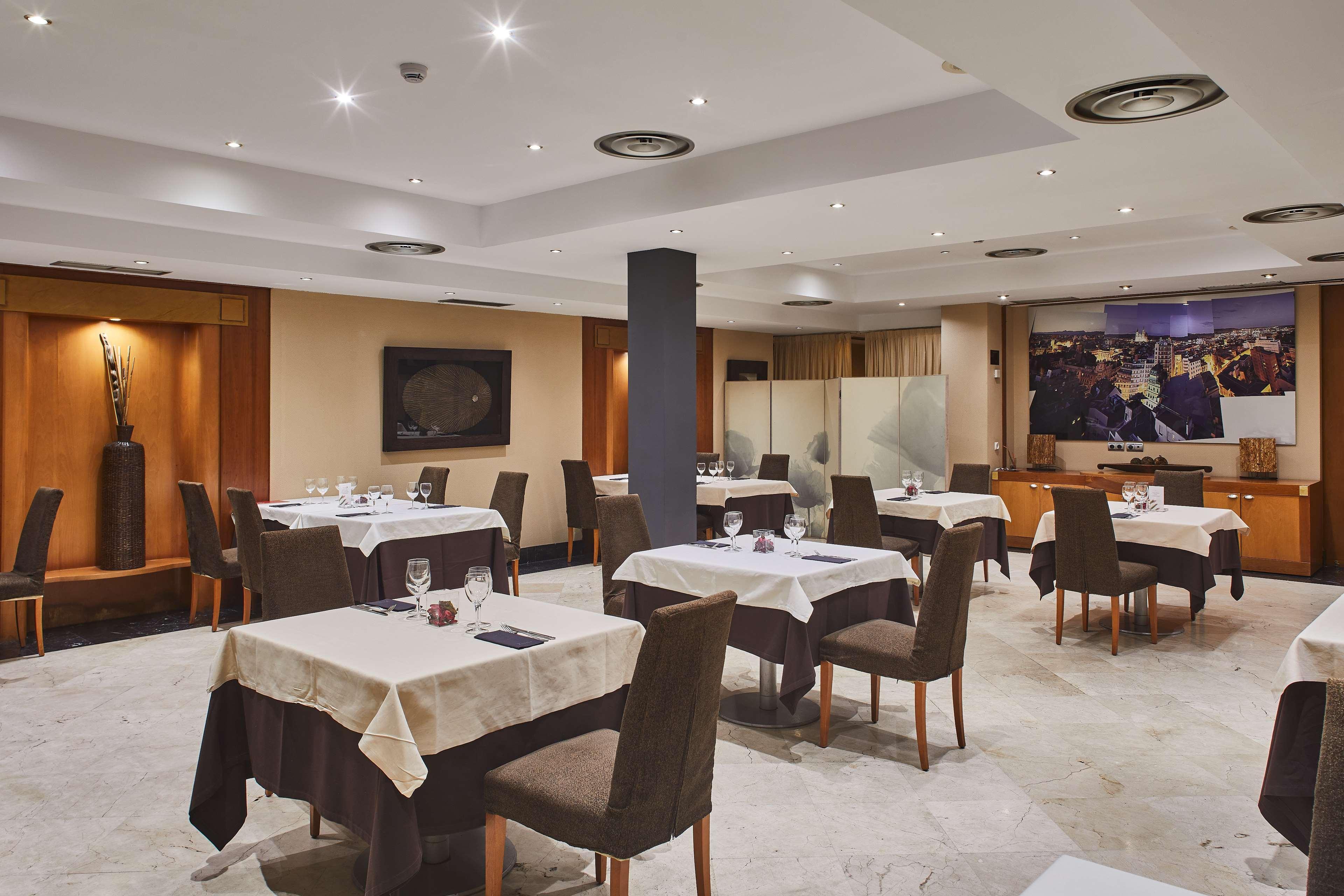 Silken Luis De Leon Hotel Екстериор снимка