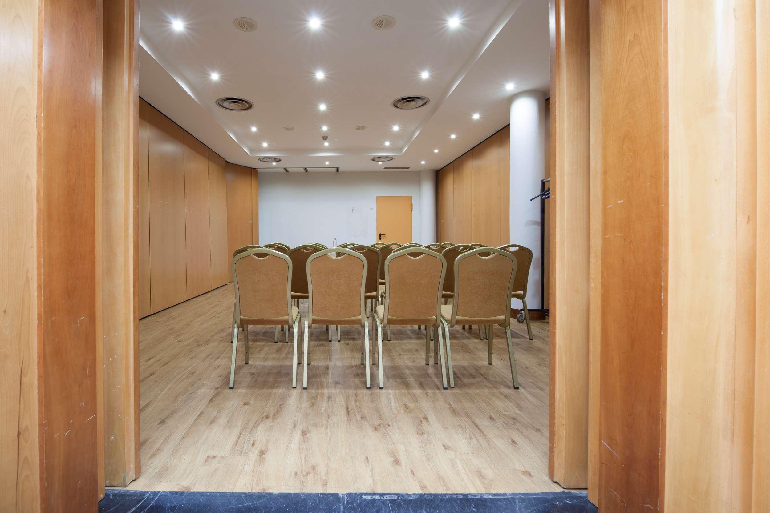 Silken Luis De Leon Hotel Екстериор снимка
