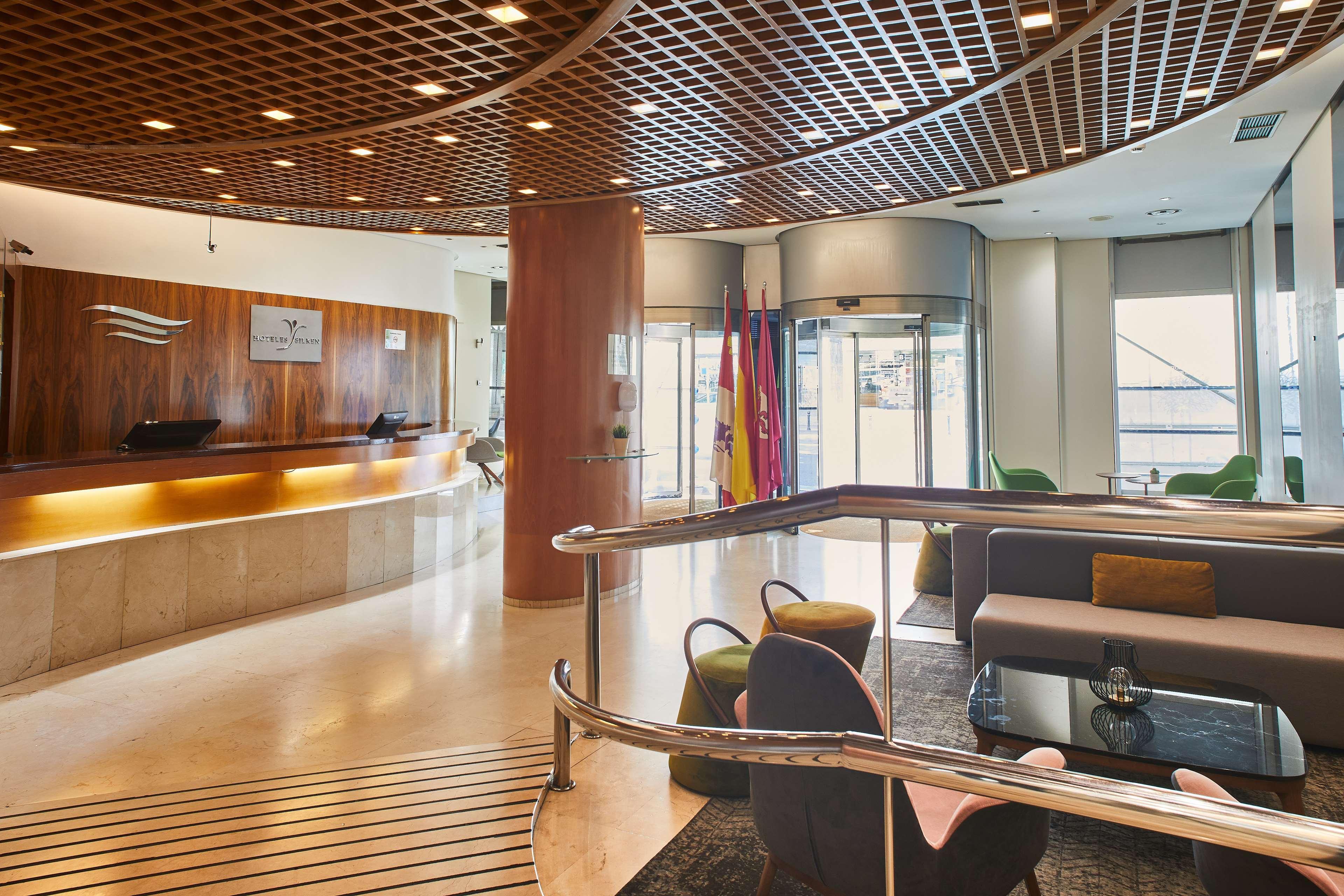 Silken Luis De Leon Hotel Екстериор снимка