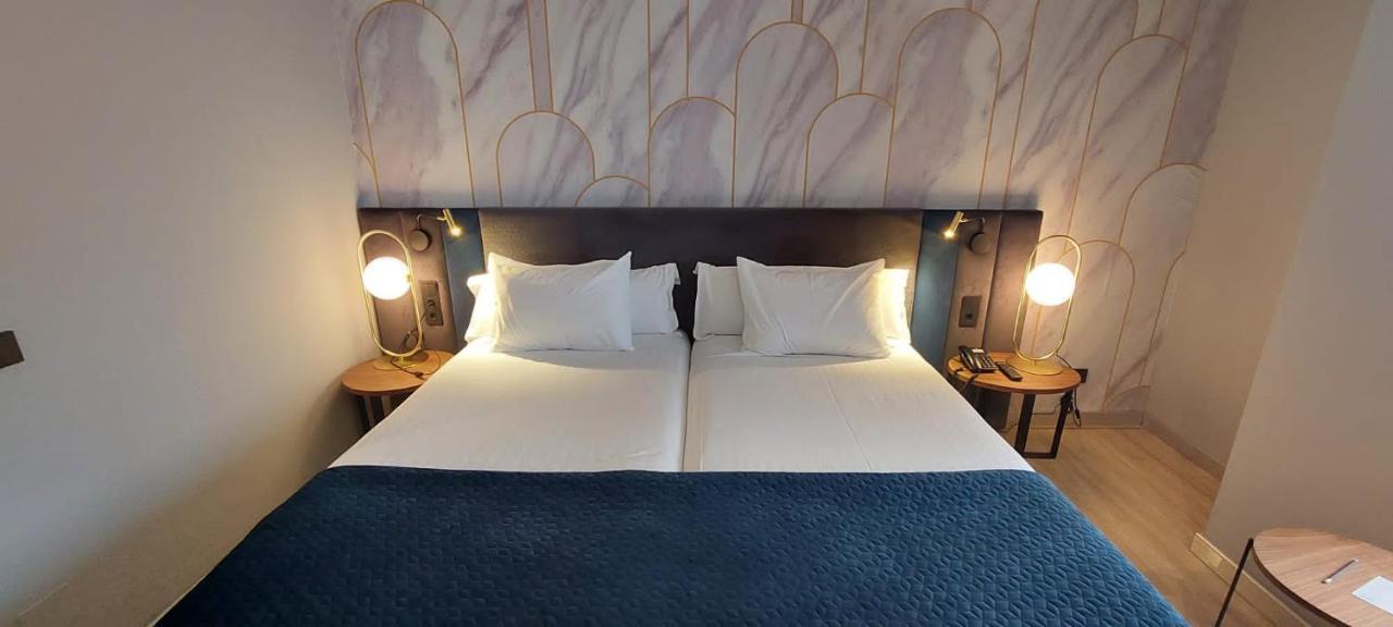 Silken Luis De Leon Hotel Екстериор снимка