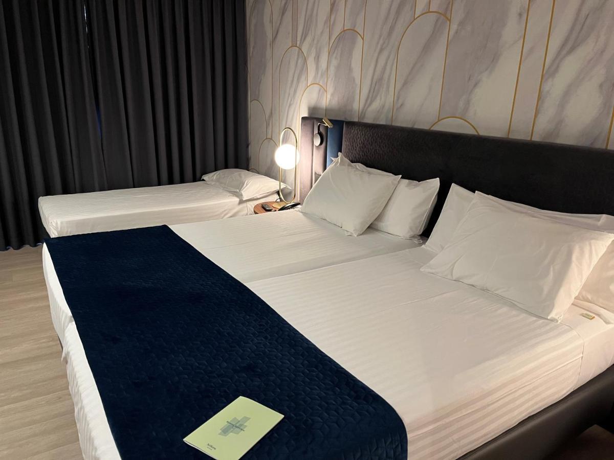 Silken Luis De Leon Hotel Екстериор снимка