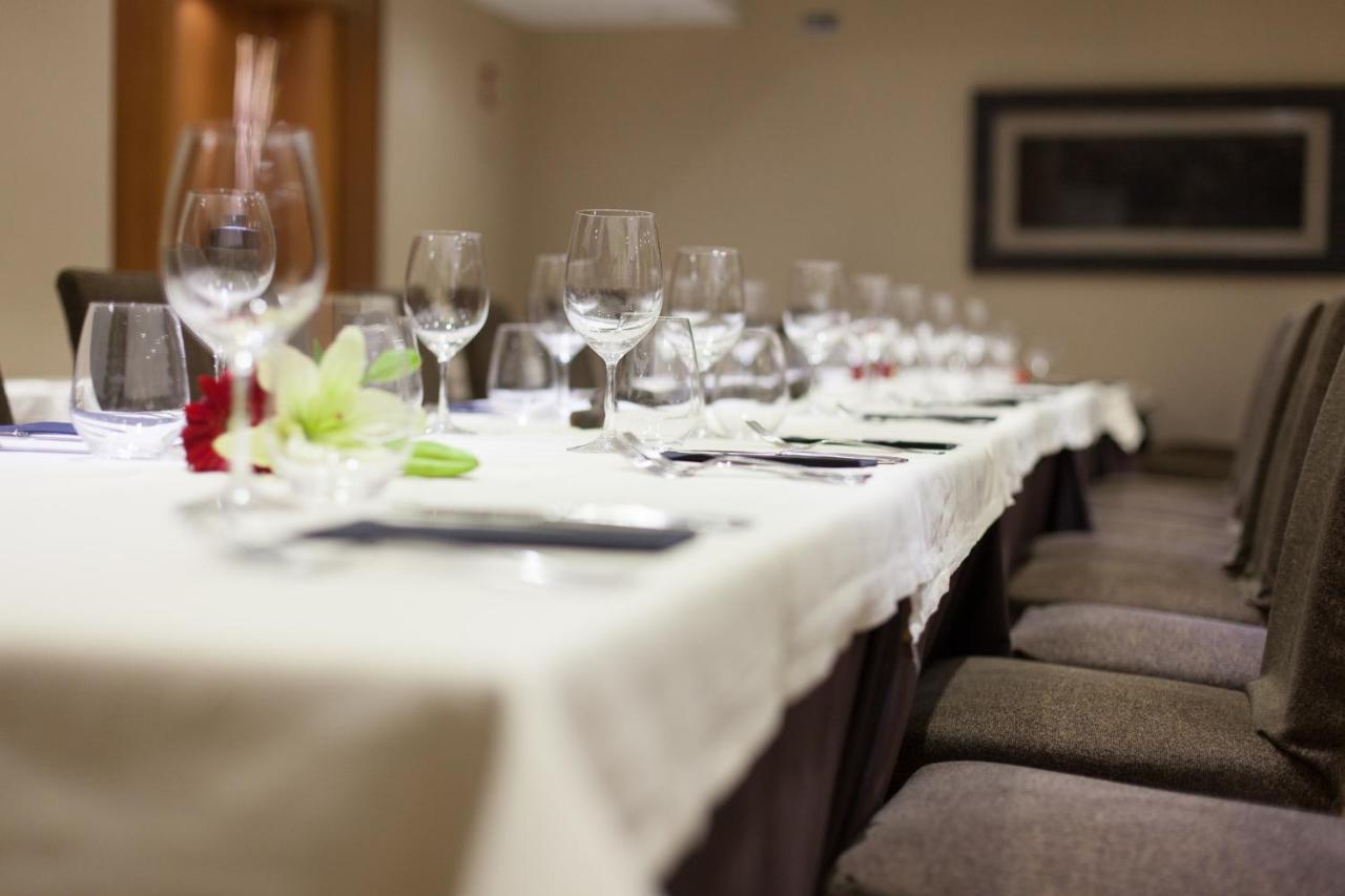 Silken Luis De Leon Hotel Екстериор снимка
