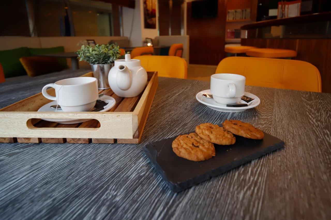 Silken Luis De Leon Hotel Екстериор снимка