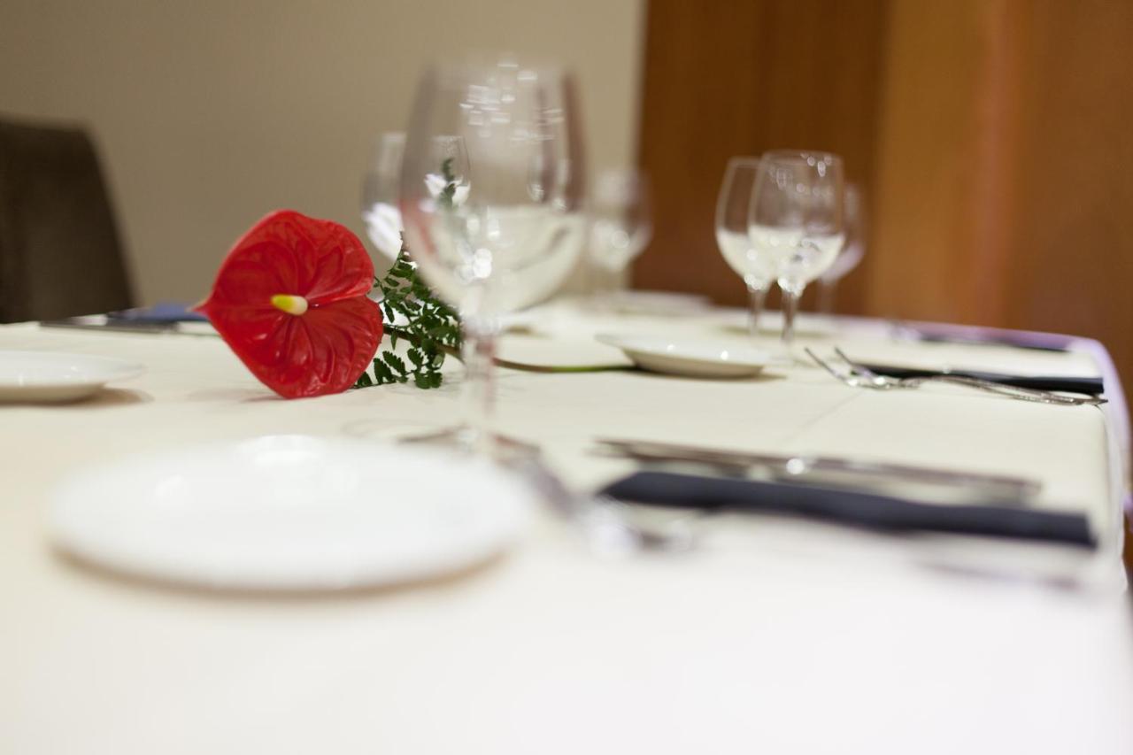 Silken Luis De Leon Hotel Екстериор снимка