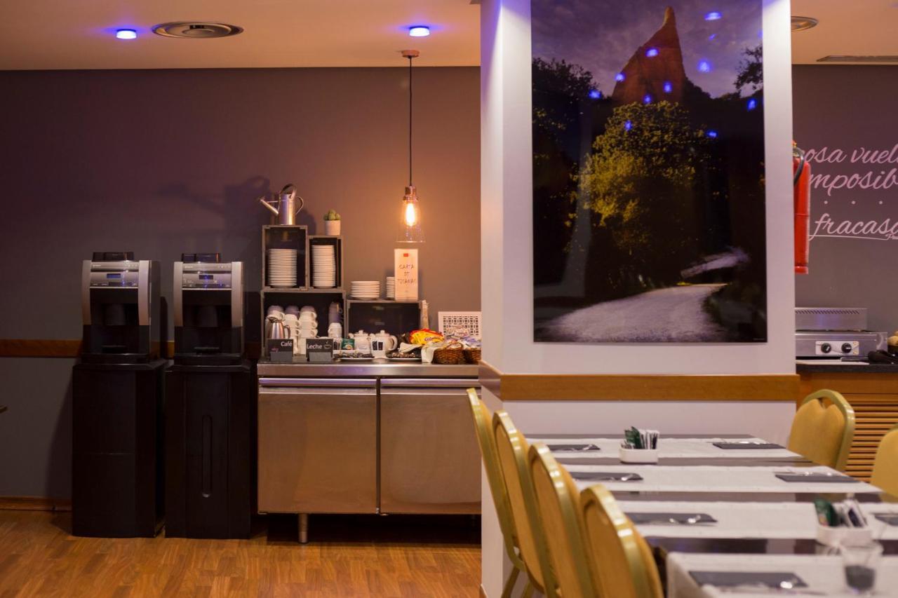 Silken Luis De Leon Hotel Екстериор снимка