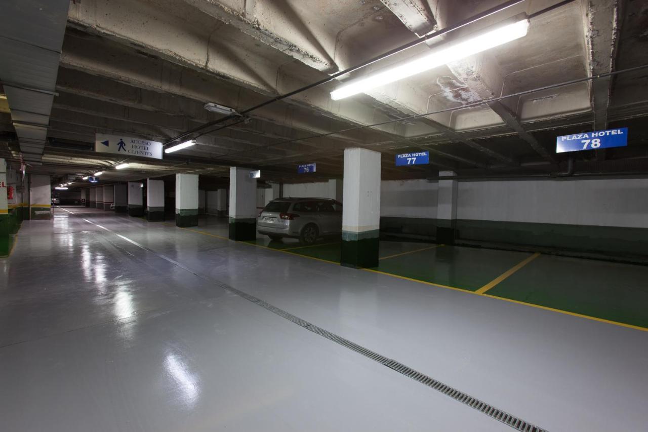 Silken Luis De Leon Hotel Екстериор снимка