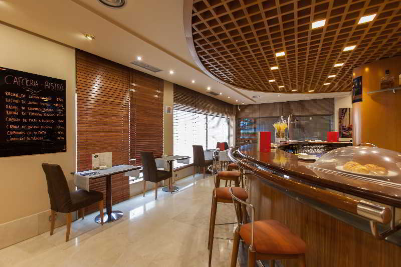 Silken Luis De Leon Hotel Екстериор снимка