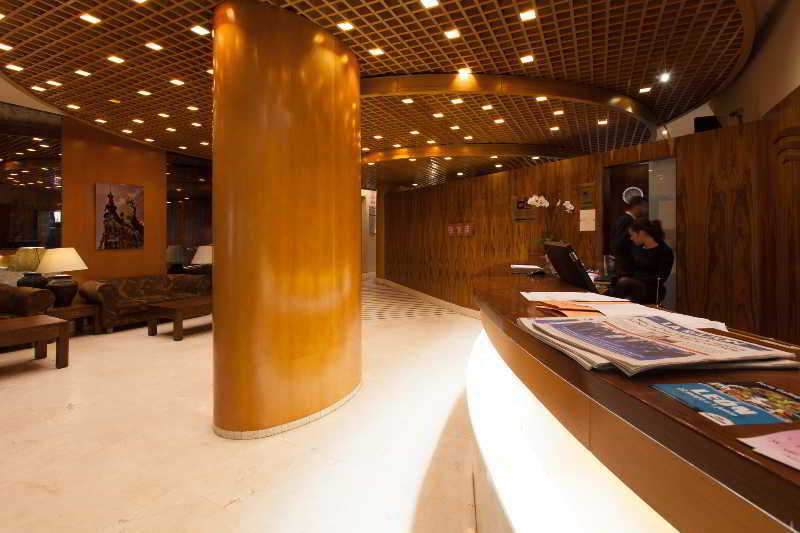 Silken Luis De Leon Hotel Екстериор снимка