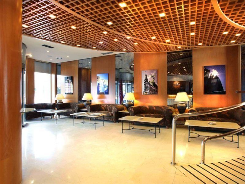 Silken Luis De Leon Hotel Екстериор снимка