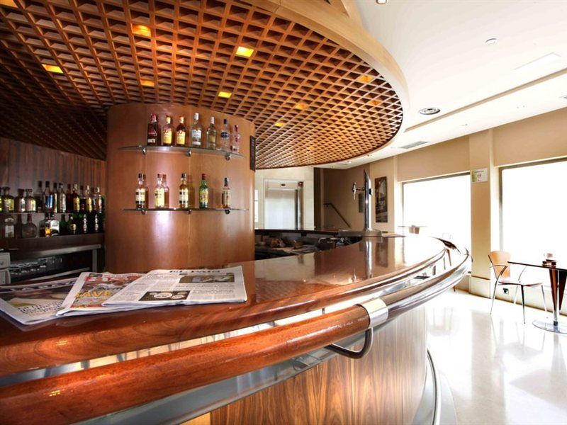 Silken Luis De Leon Hotel Екстериор снимка